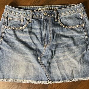 American eagle 🦅 Demin skirt 
Never been Worn!!